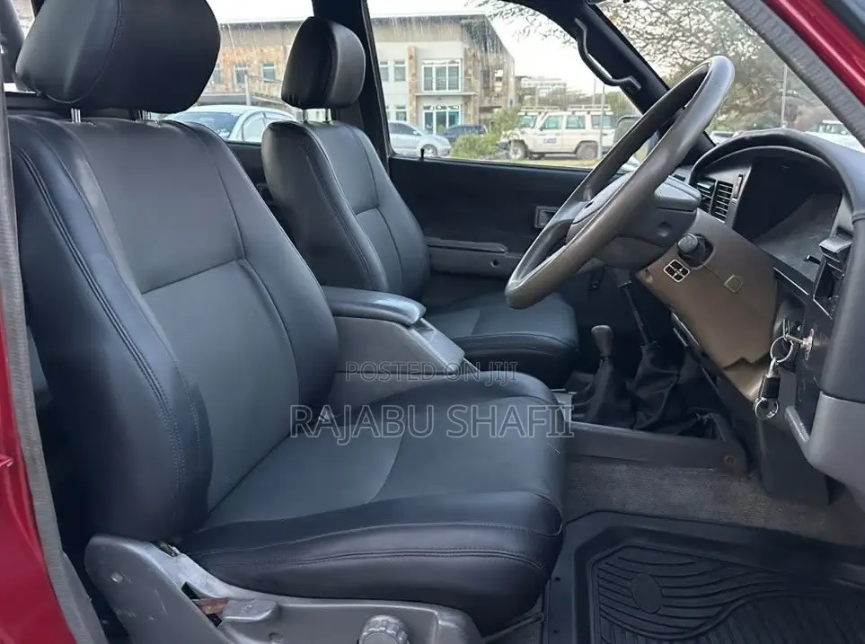 Toyota Hilux 1999 Red