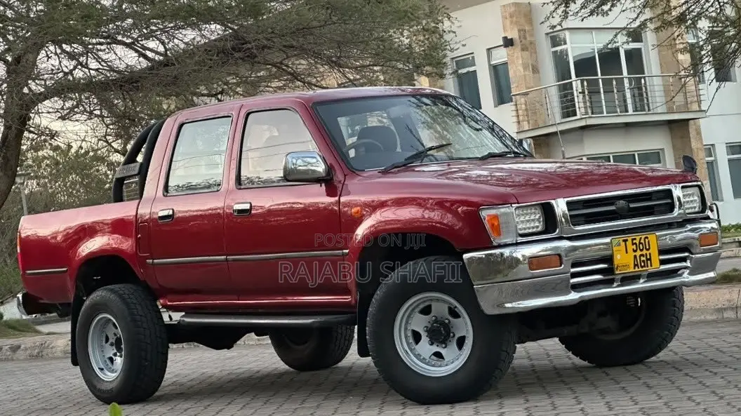 Toyota Hilux 1999 Red