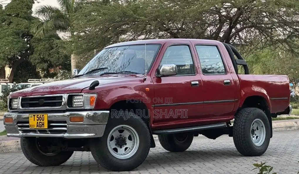 Toyota Hilux 1999 Red