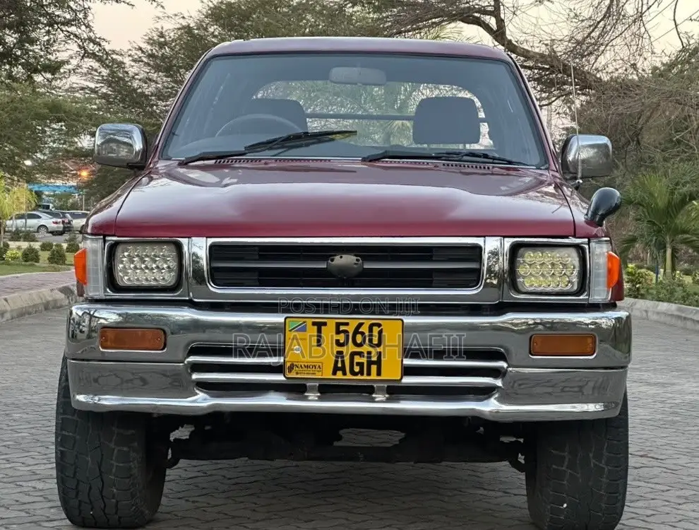 Toyota Hilux 1999 Red