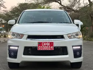 Mitsubishi Outlander 2011 White
