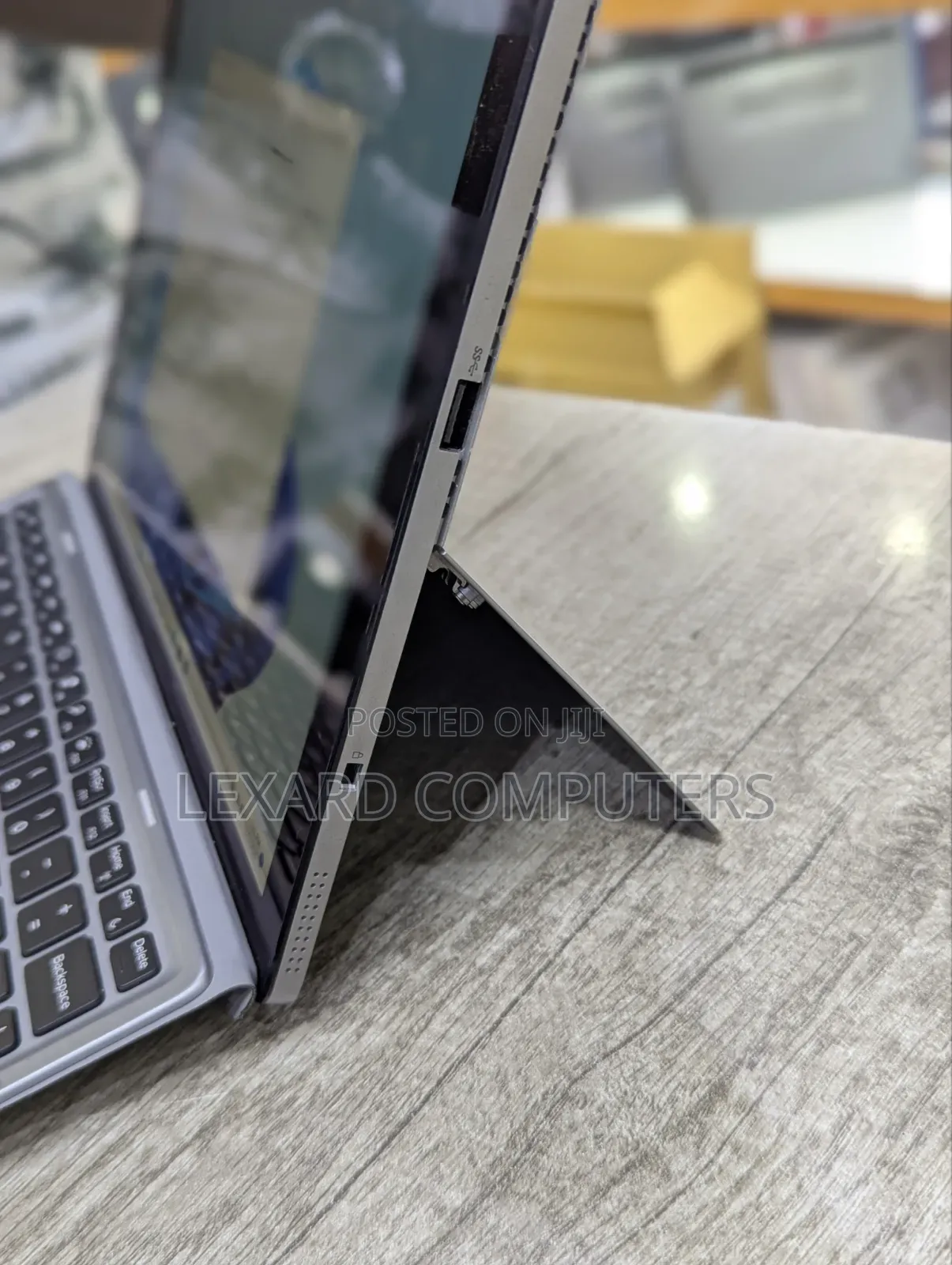 Laptop Dell Latitude 7210 2-in-1 8GB Intel Core i5 SSD 256GB