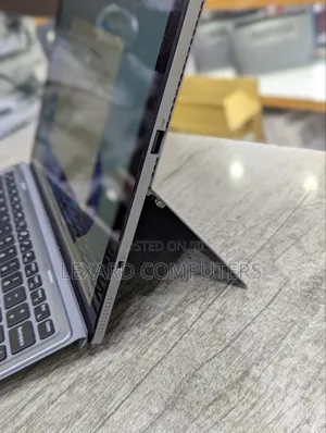 Laptop Dell Latitude 7210 2-in-1 8GB Intel Core i5 SSD 256GB