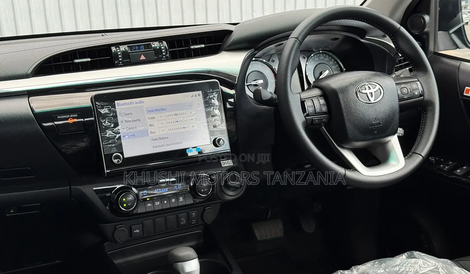 New Toyota Hilux 2026 Black
