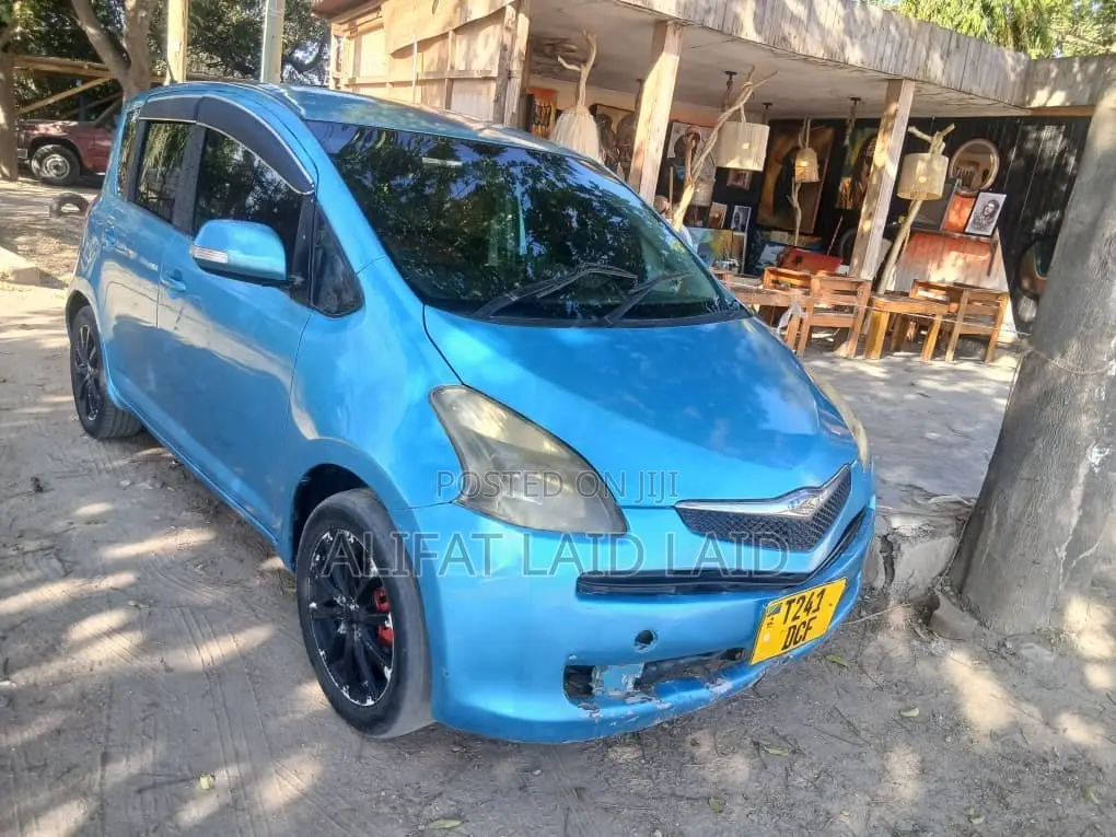 Toyota Ractis 1.3 FWD 2005 Blue