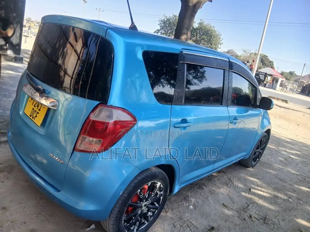 Toyota Ractis 1.3 FWD 2005 Blue