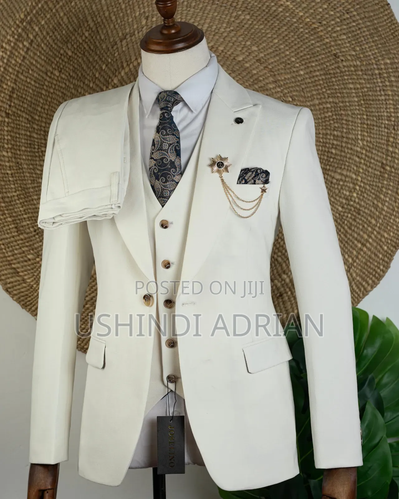 Royal Crown Suit🔥
✨premium Male Suit Available
Suti Zenye Muonekano