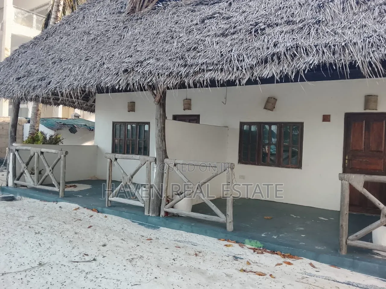 12bdrm House in Kati for sale