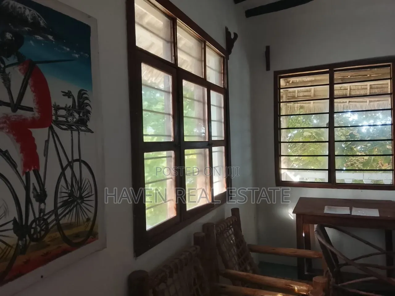 12bdrm House in Kati for sale