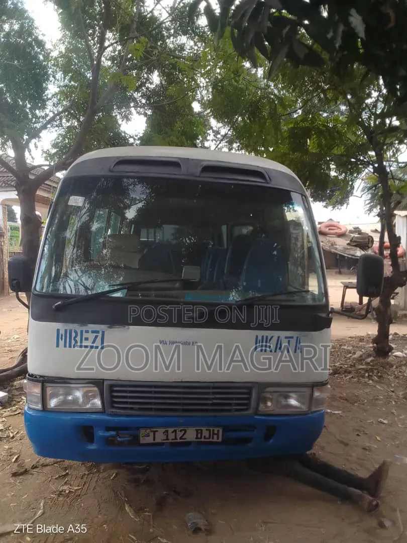 Toyota Coaster 2000 Blue