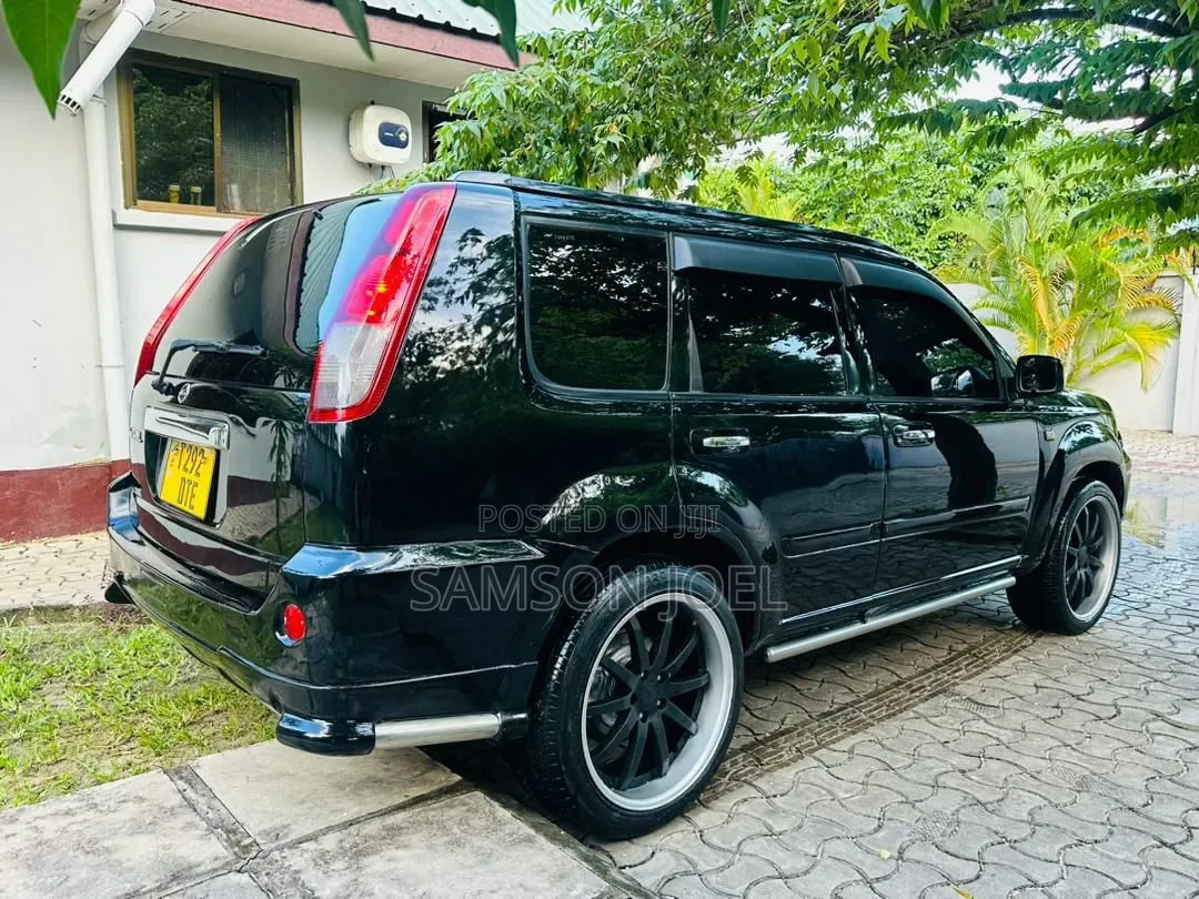Nissan X-Trail 2001 Black