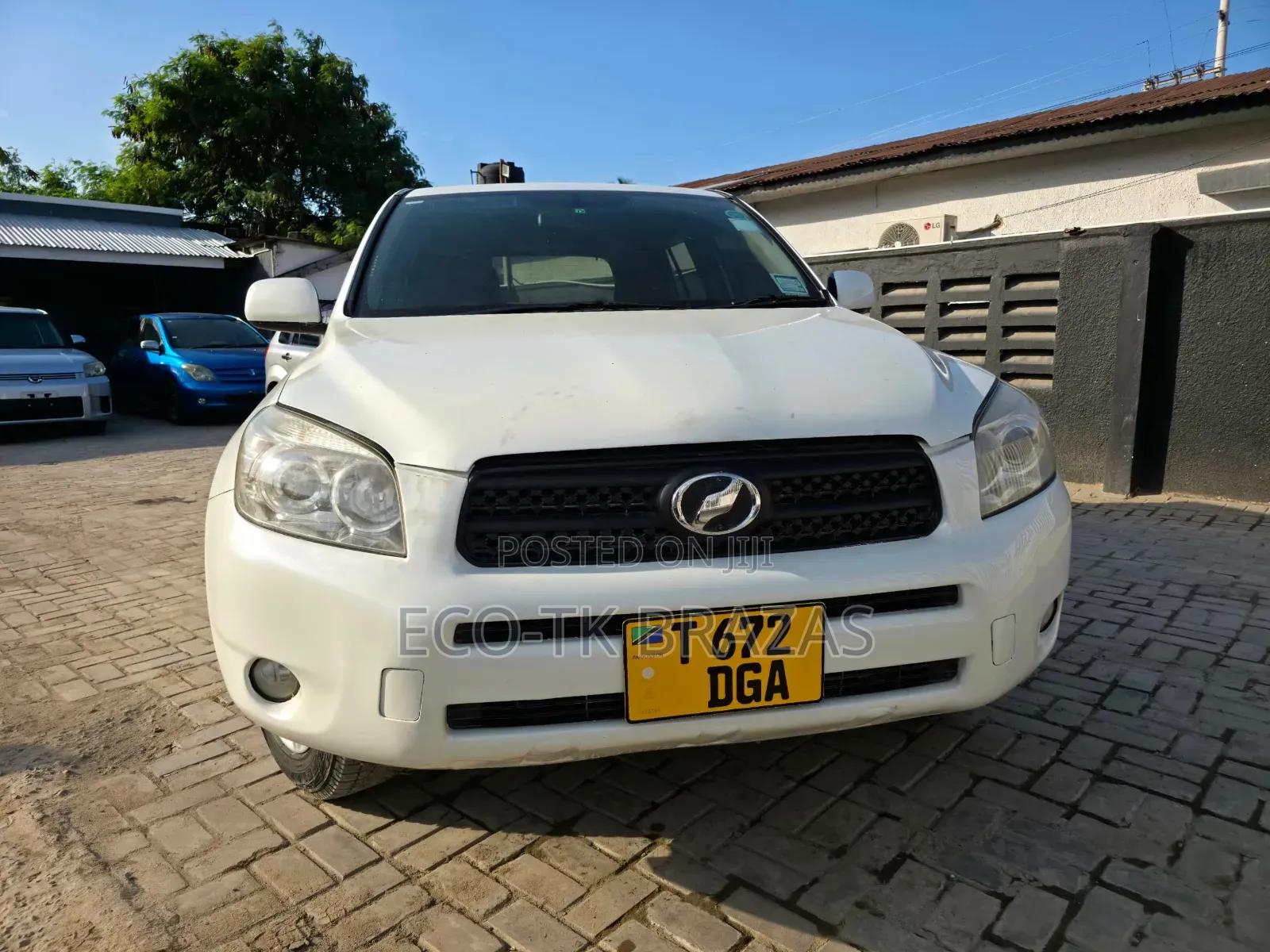 Toyota RAV4 1999 White