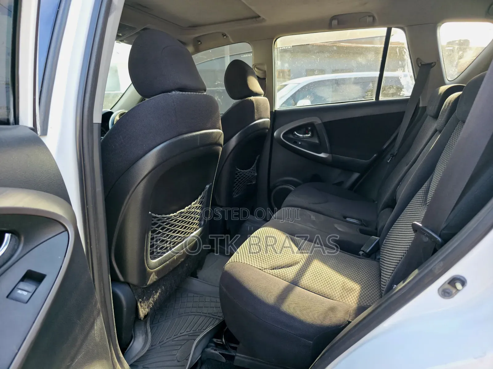 Toyota RAV4 1999 White