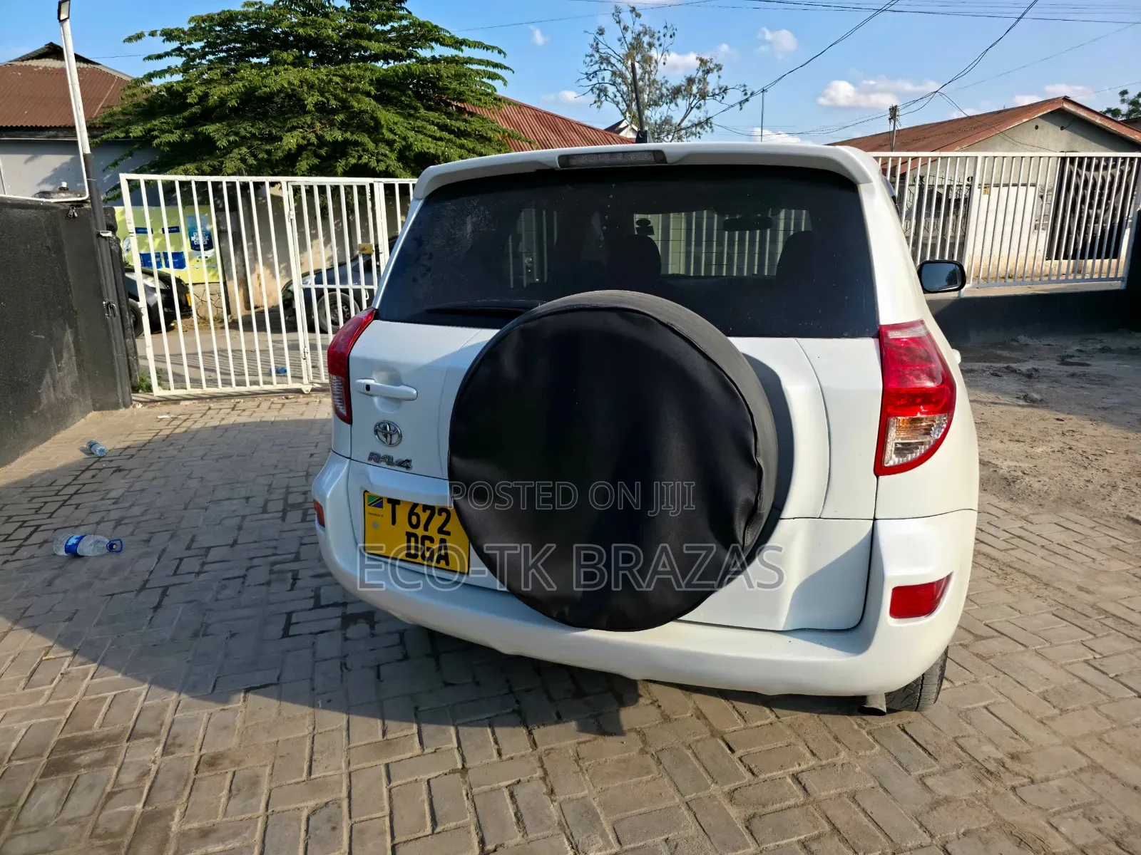 Toyota RAV4 1999 White