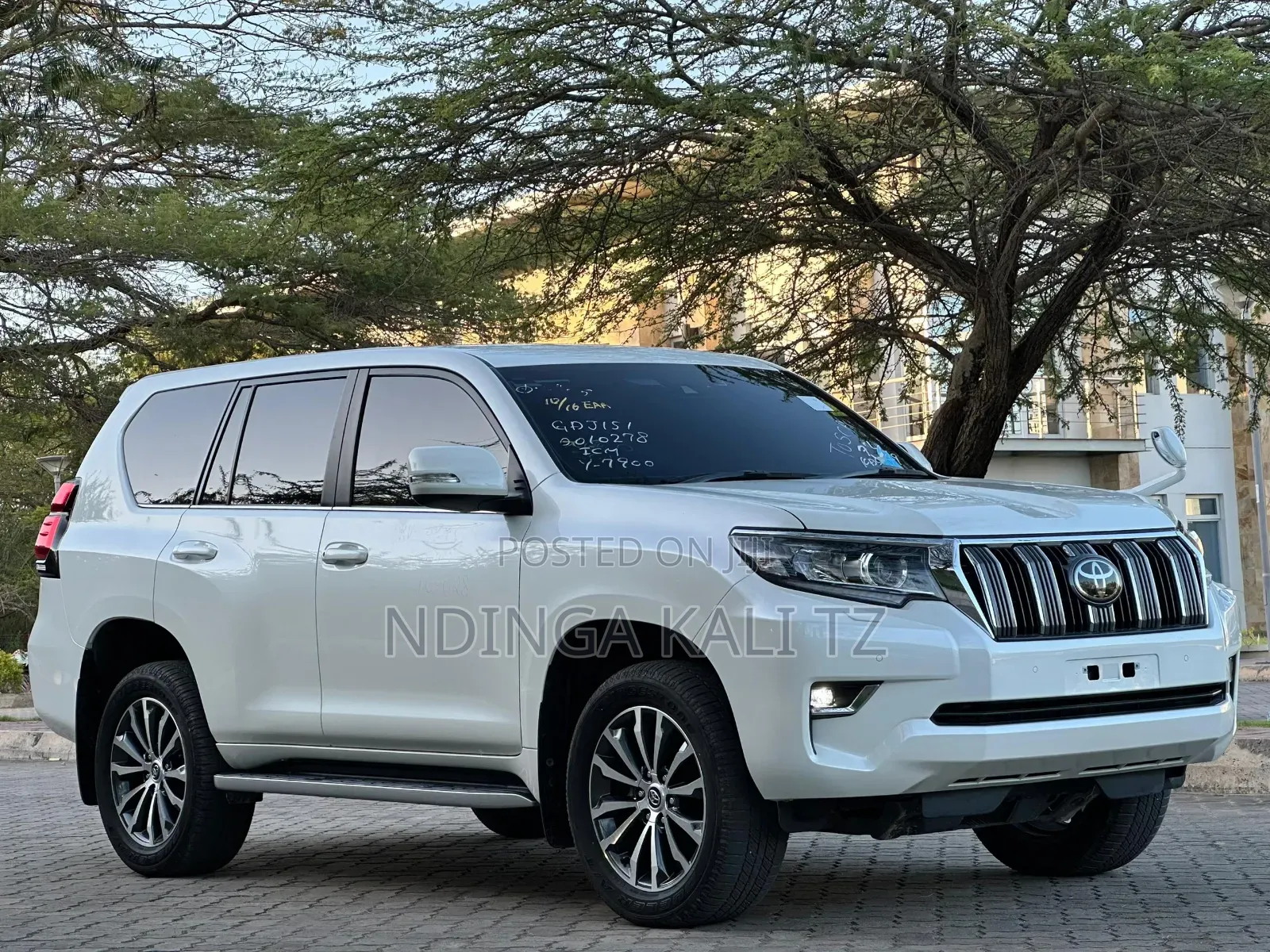 Toyota Land Cruiser Prado 2022 White