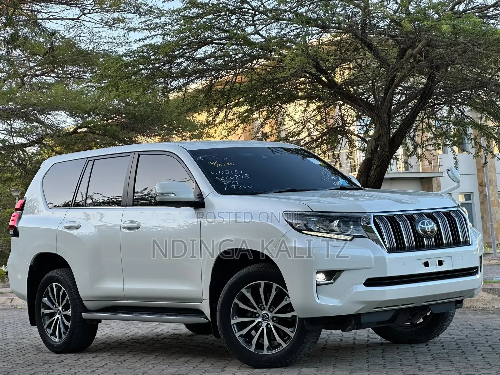 Toyota Land Cruiser Prado 2022 White