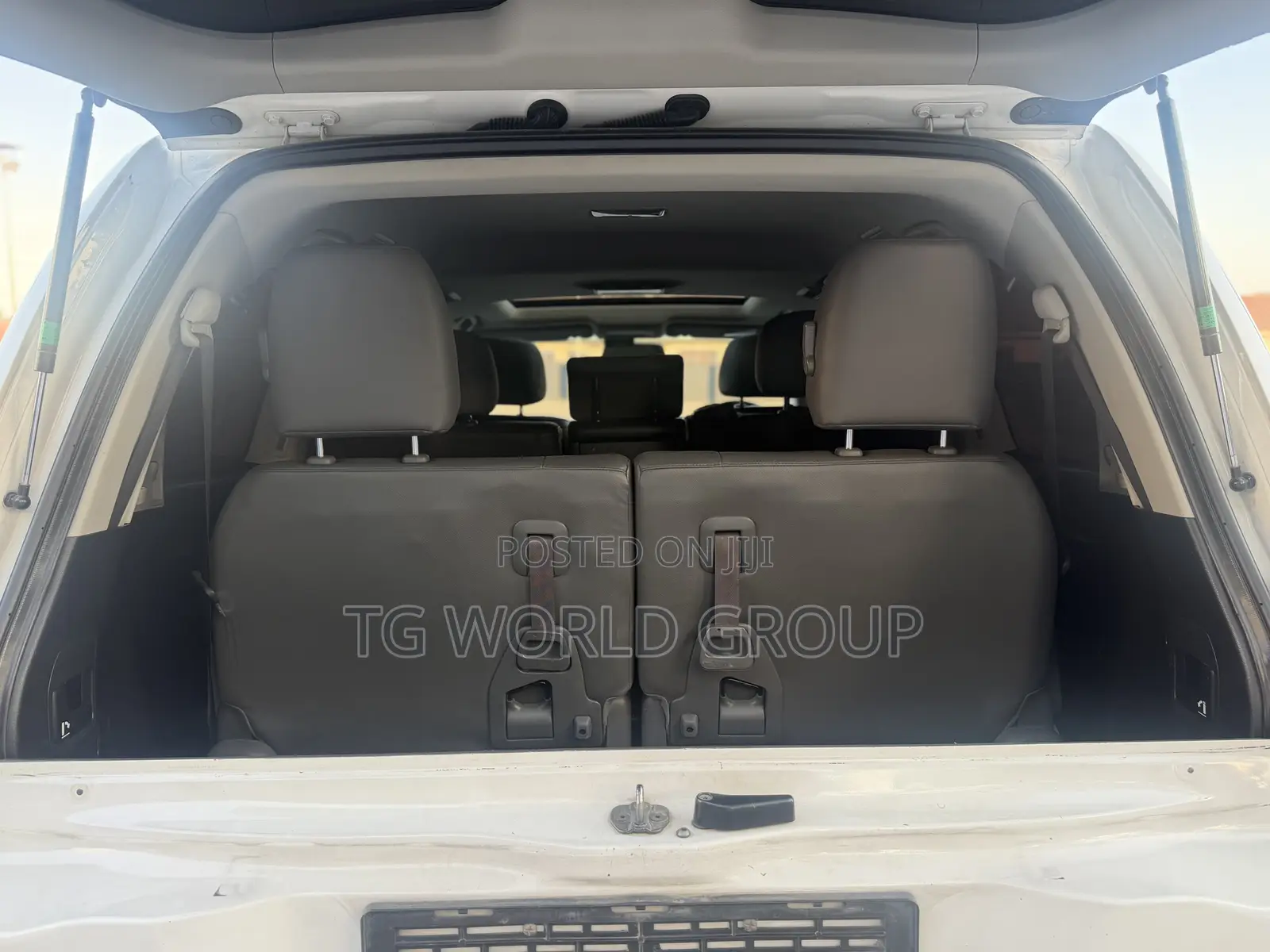 Toyota Land Cruiser 2011 White