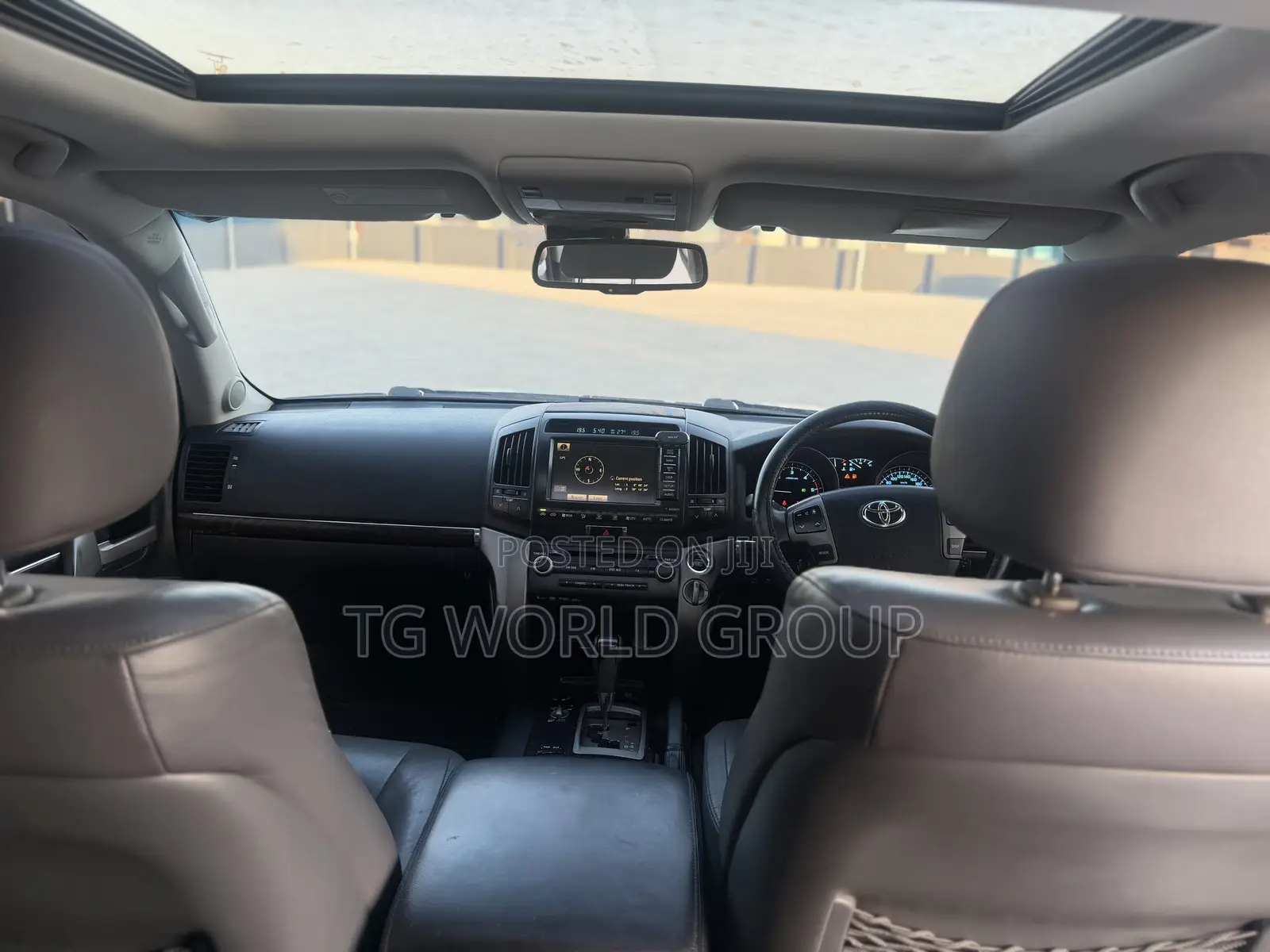 Toyota Land Cruiser 2011 White