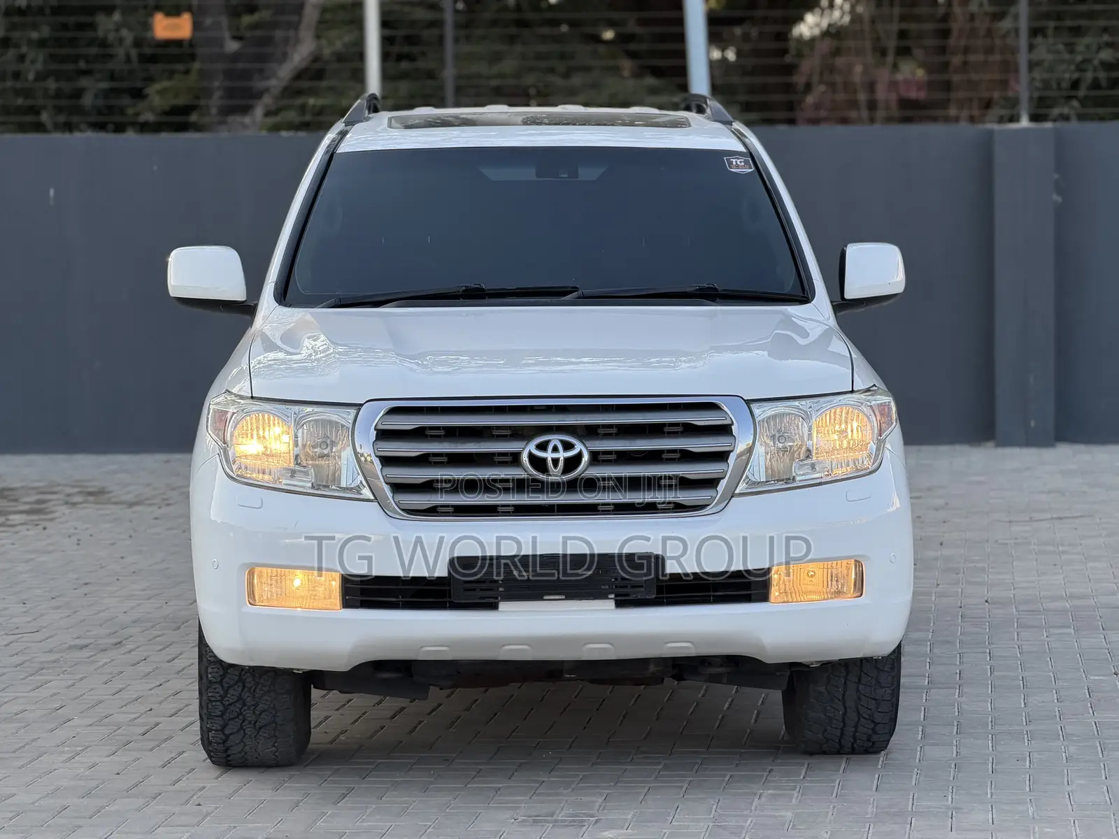 Toyota Land Cruiser 2011 White