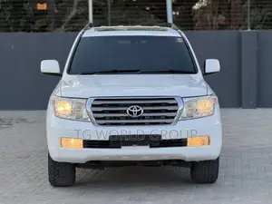 Toyota Land Cruiser 2011 White
