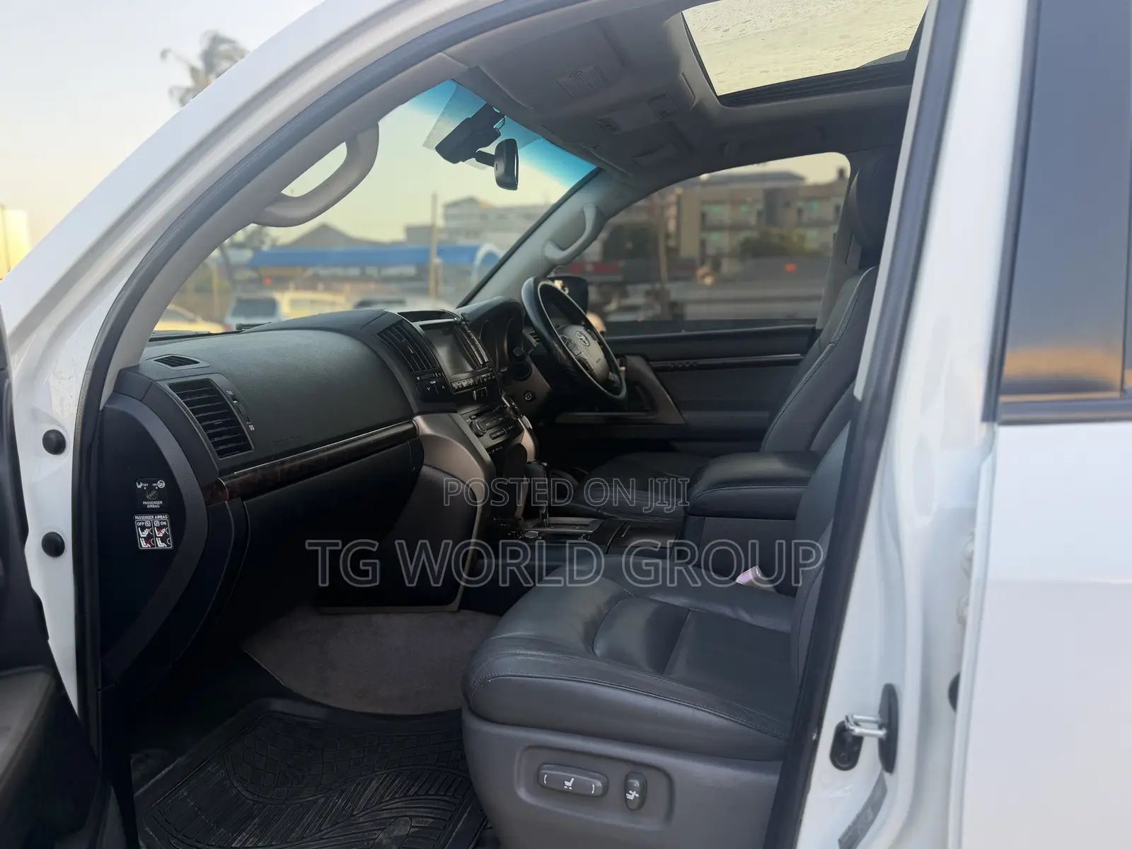 Toyota Land Cruiser 2011 White