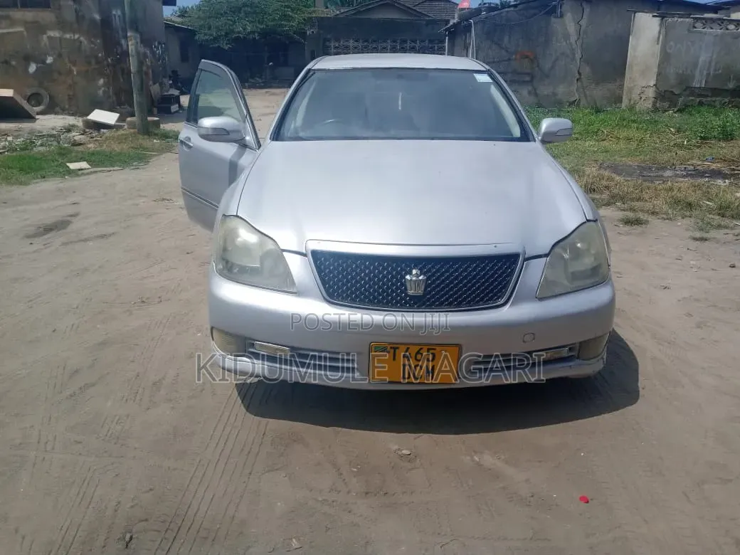 Toyota Crown 2004 Silver