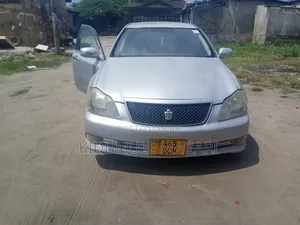 Toyota Crown 2004 Silver