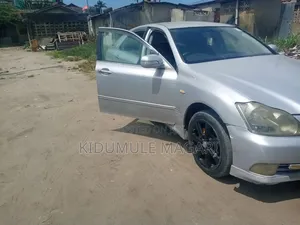 Toyota Crown 2004 Silver