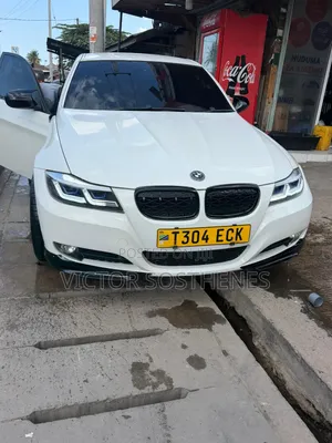 BMW 320i 2010 White