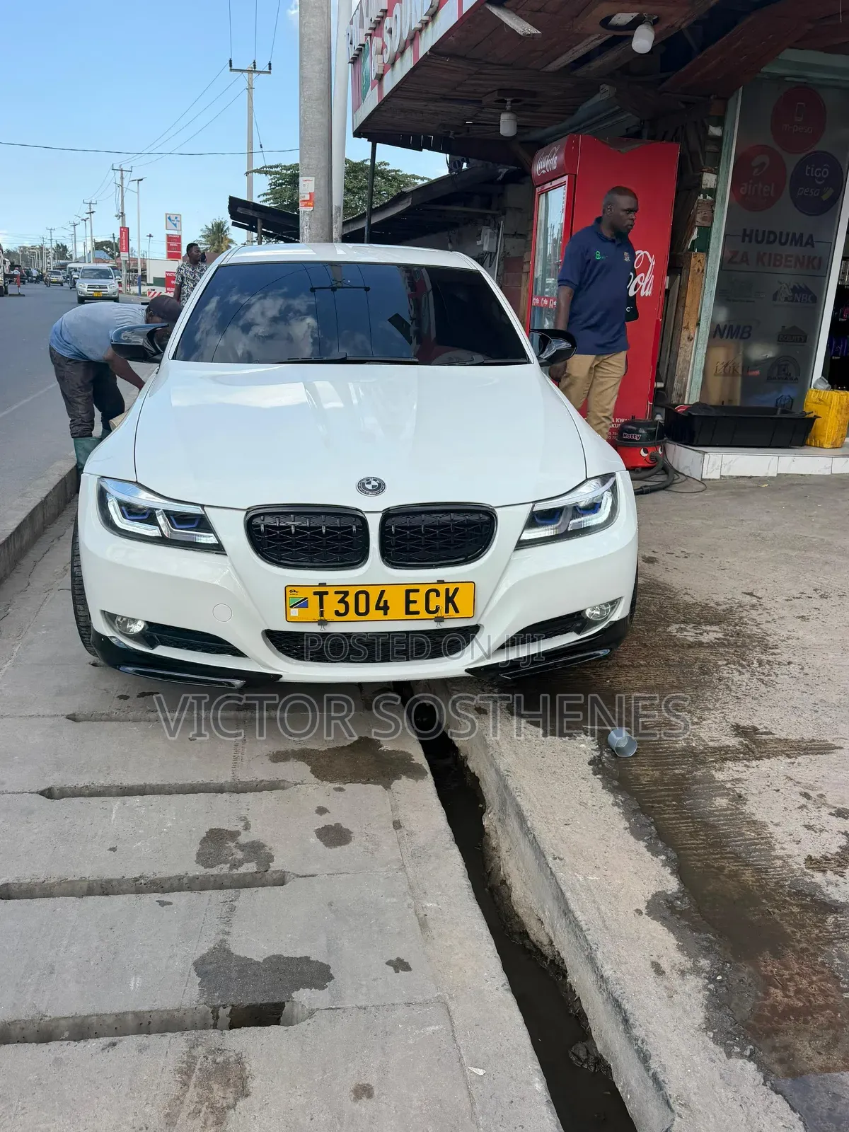 BMW 320i 2010 White