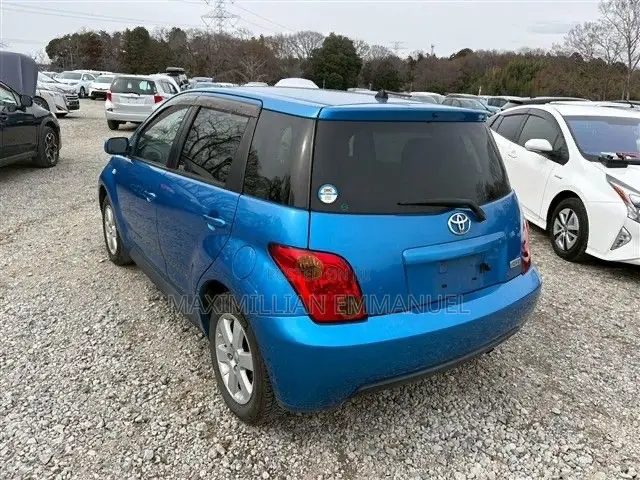Toyota IST 2004 Pearl