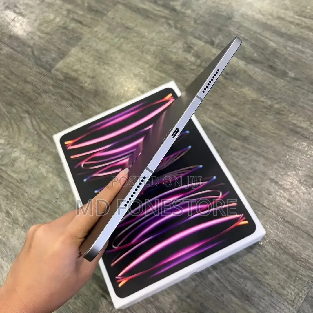 New Apple iPad Pro 12.9 (2022) 128 GB Silver