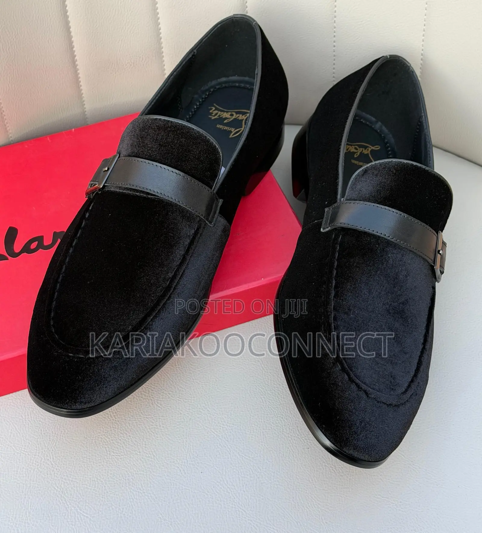 Velvet Buckle Mocca