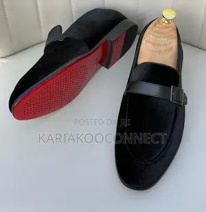 Velvet Buckle Mocca
