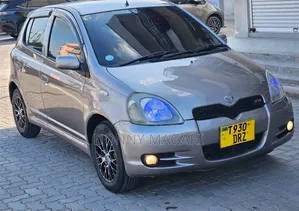 Toyota Vitz 2003 Silver