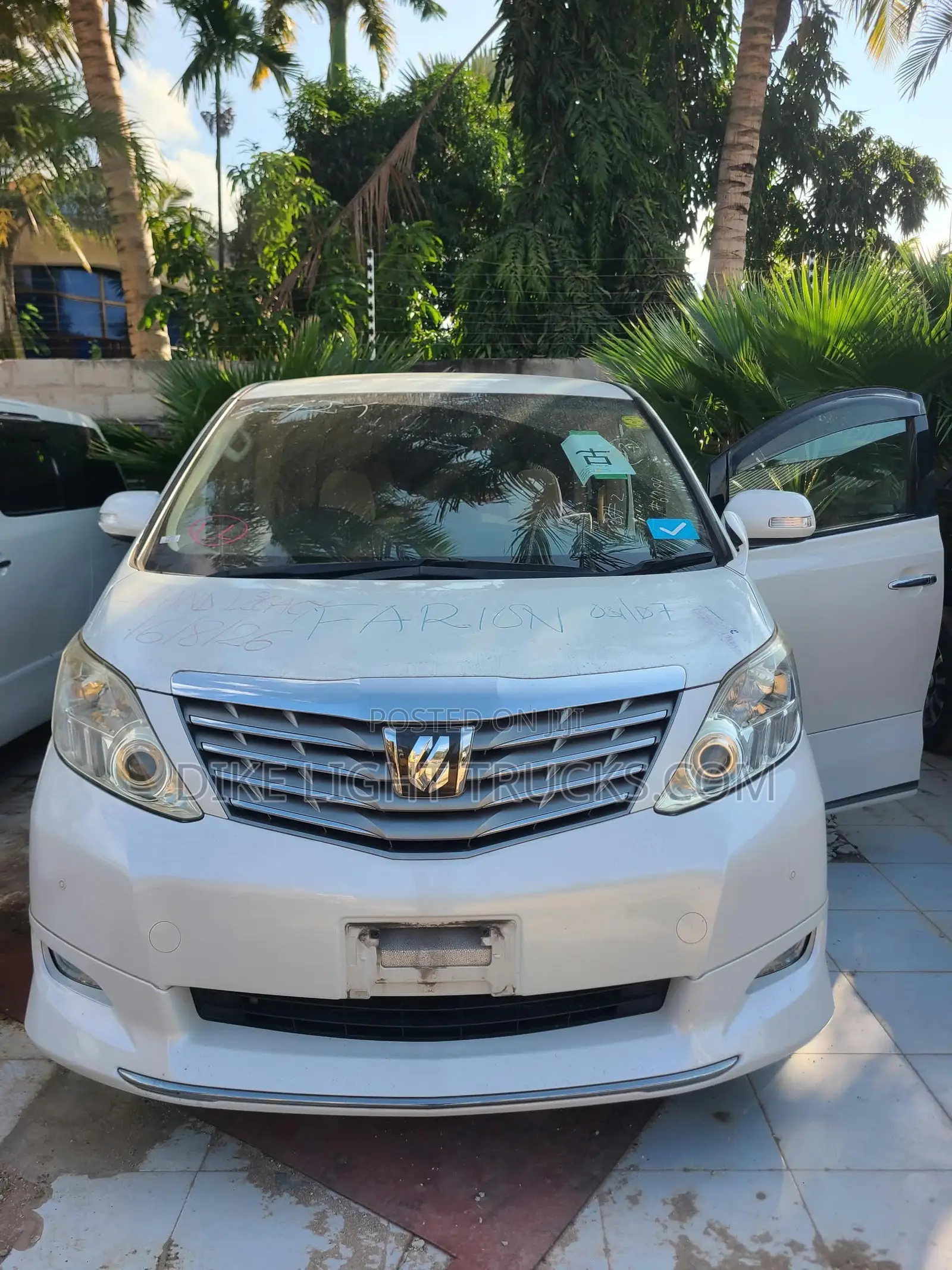 Toyota Alphard 2.4 Petrol AWD 2009 White