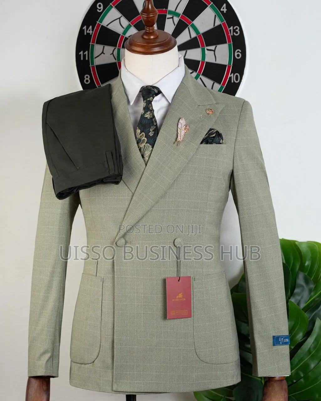 Classic Fashion Wearing Suit