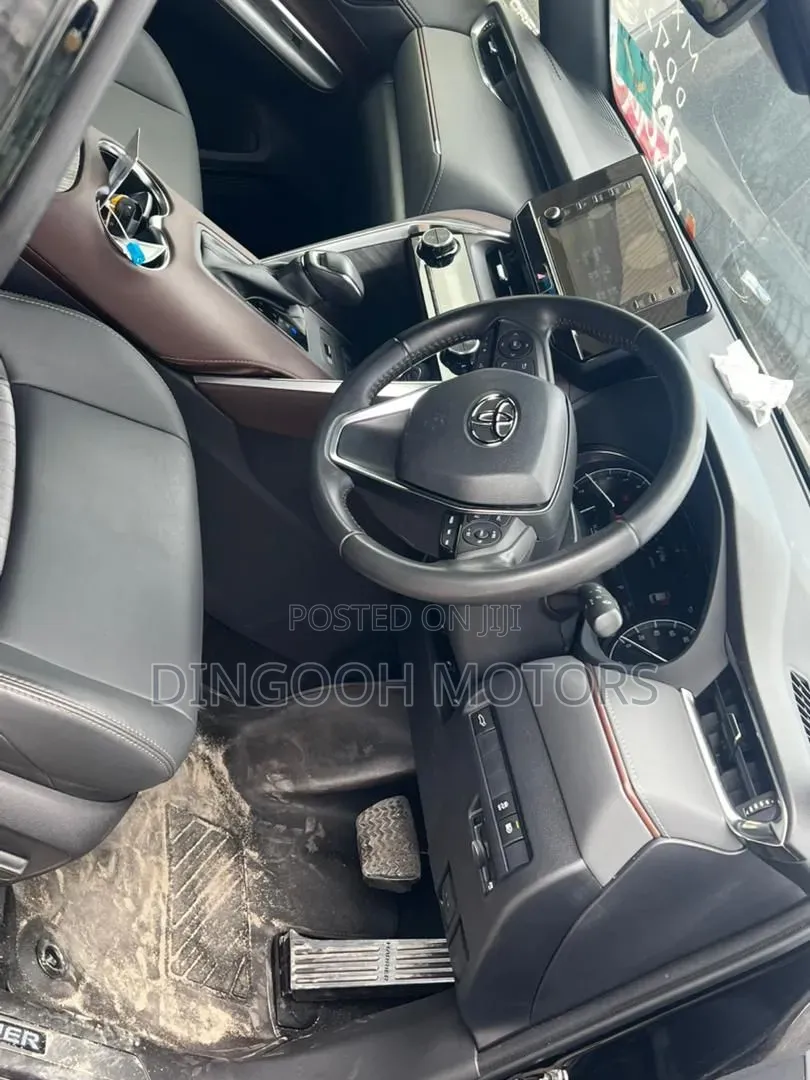 Toyota Harrier 2022 Black