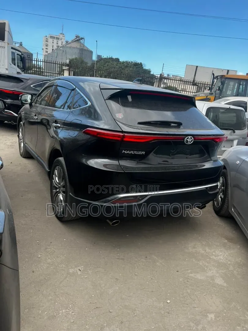 Toyota Harrier 2022 Black