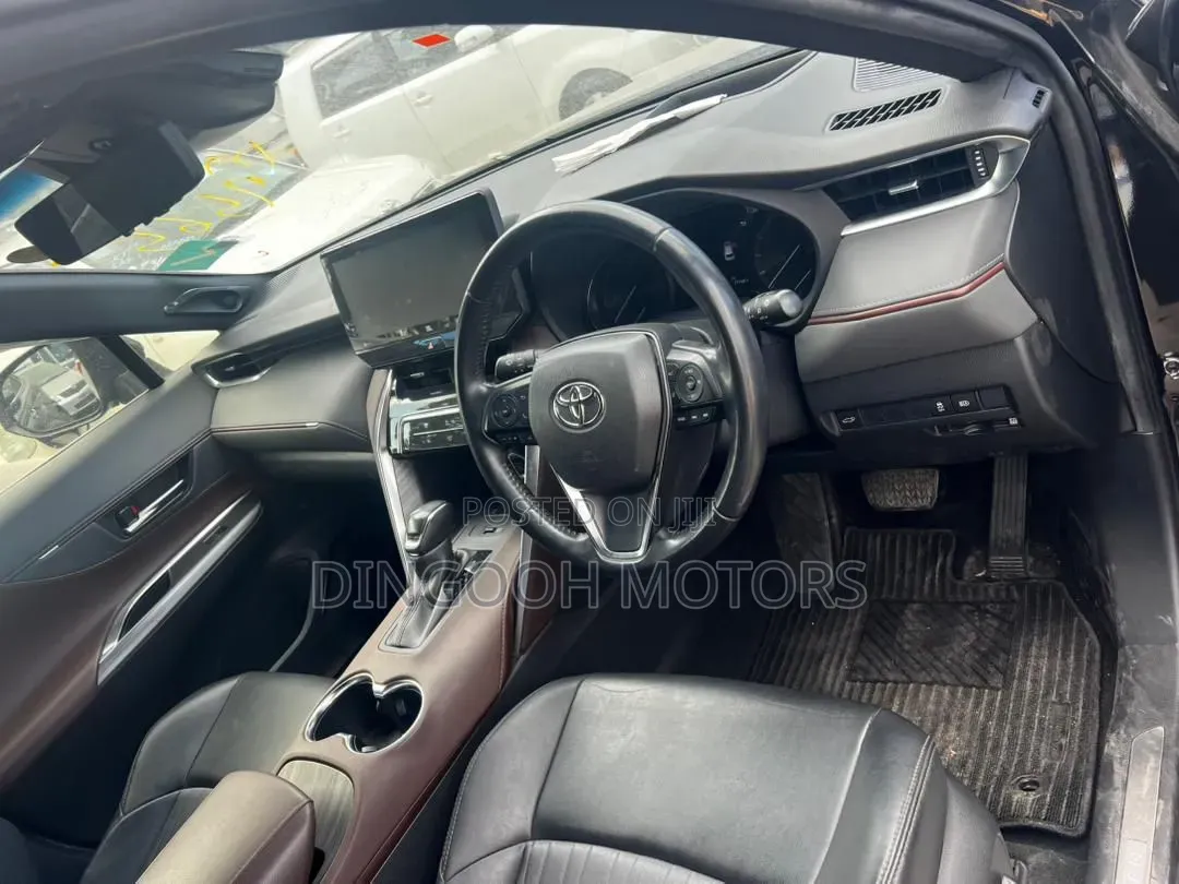 Toyota Harrier 2022 Black