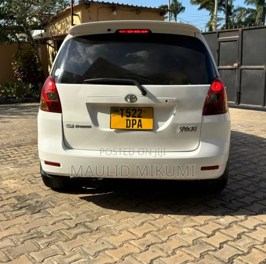 Toyota Corolla Spacio 2004 White