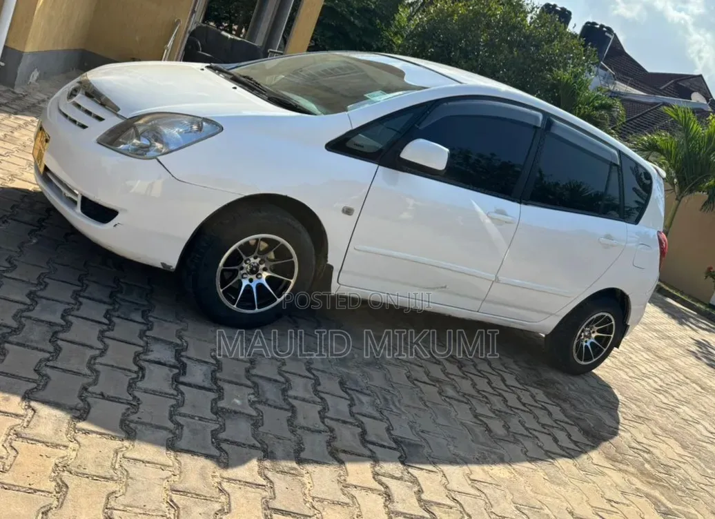 Toyota Corolla Spacio 2004 White
