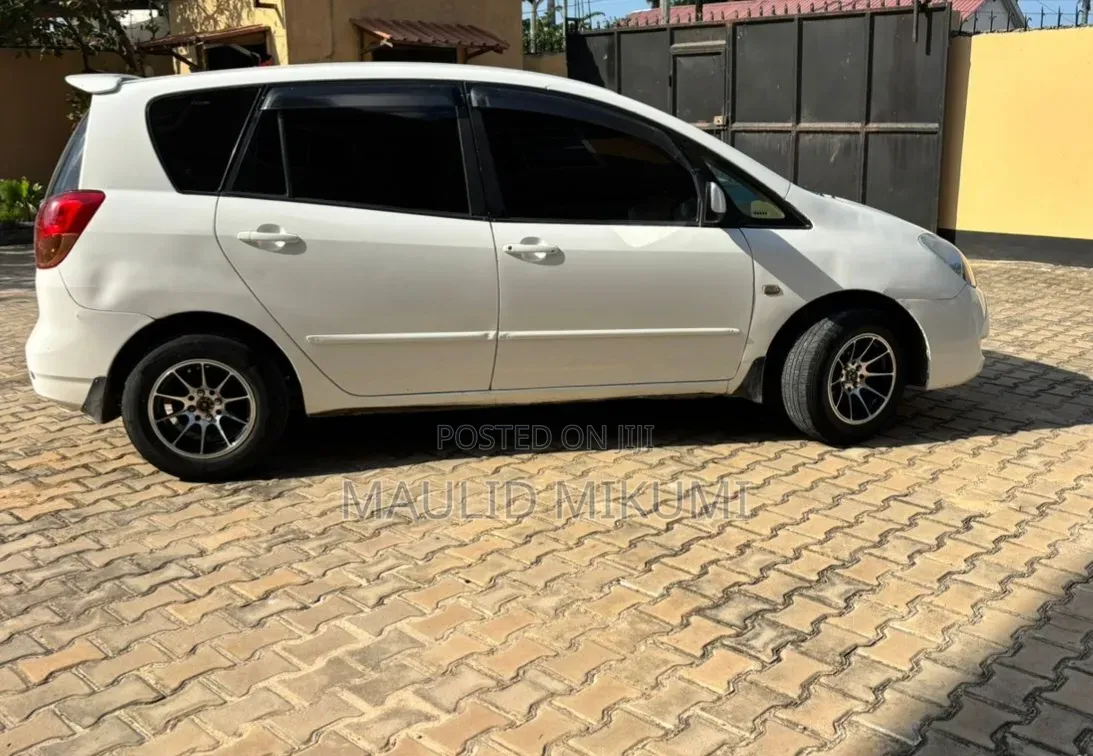 Toyota Corolla Spacio 2004 White