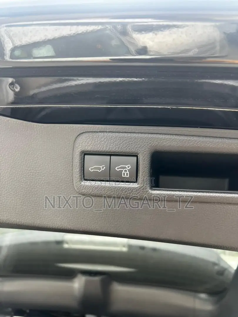 Toyota Harrier 2022 Black
