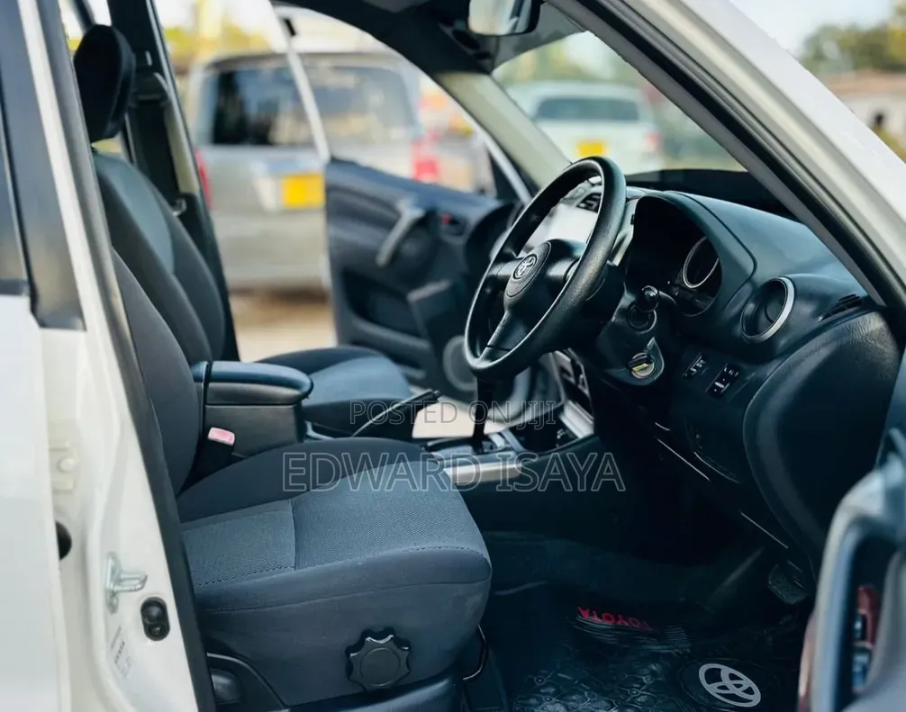 Toyota RAV4 2005 Pearl