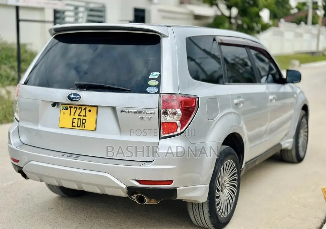 Subaru Forester 2010 Silver