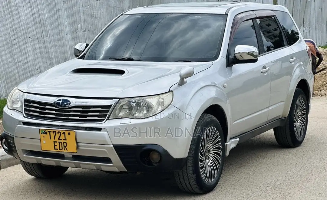 Subaru Forester 2010 Silver