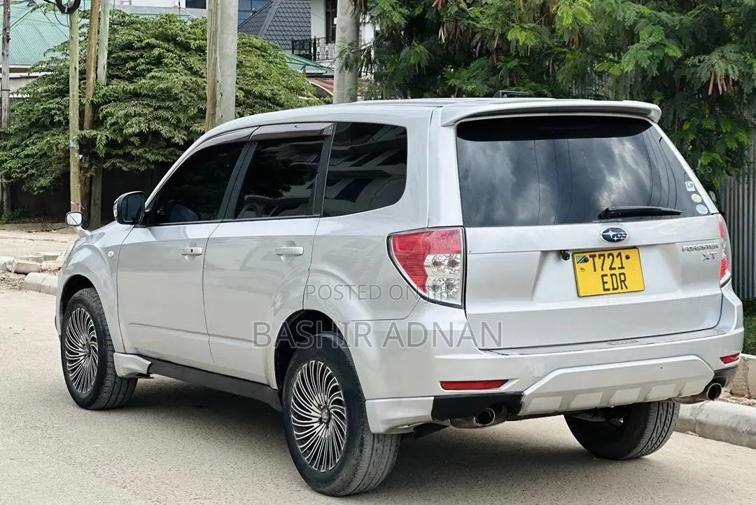 Subaru Forester 2010 Silver