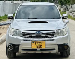 Subaru Forester 2010 Silver