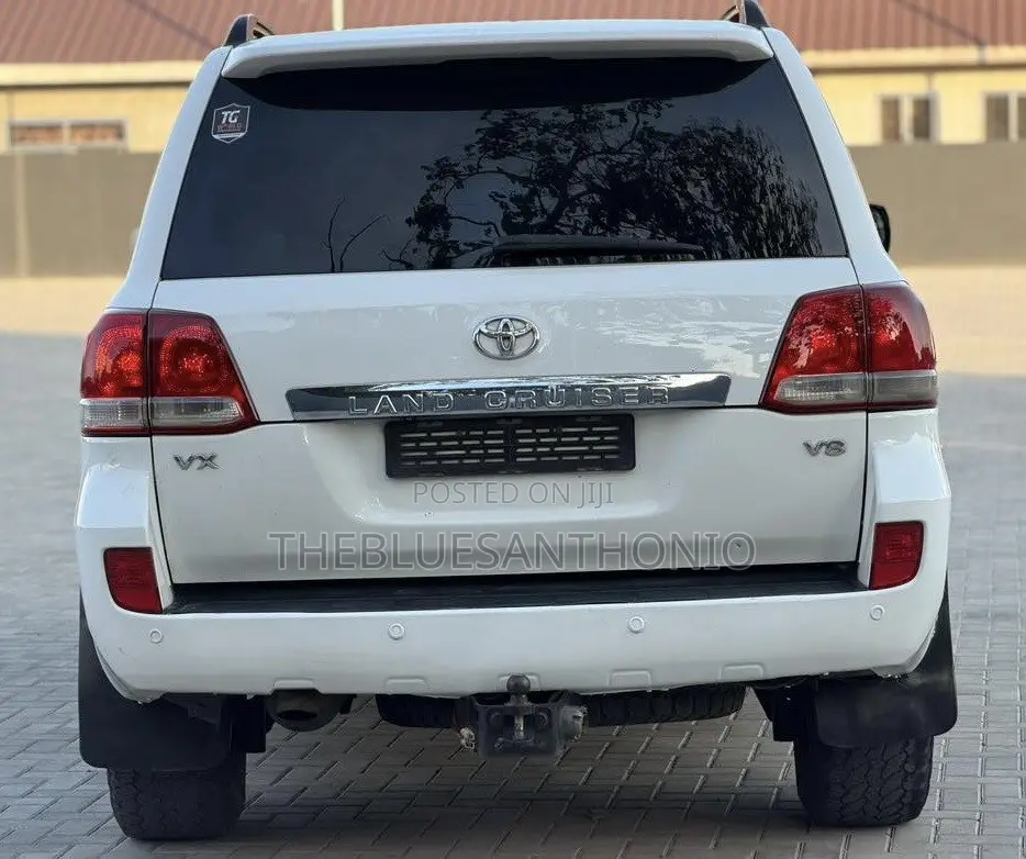 Toyota Land Cruiser 2012 Pearl